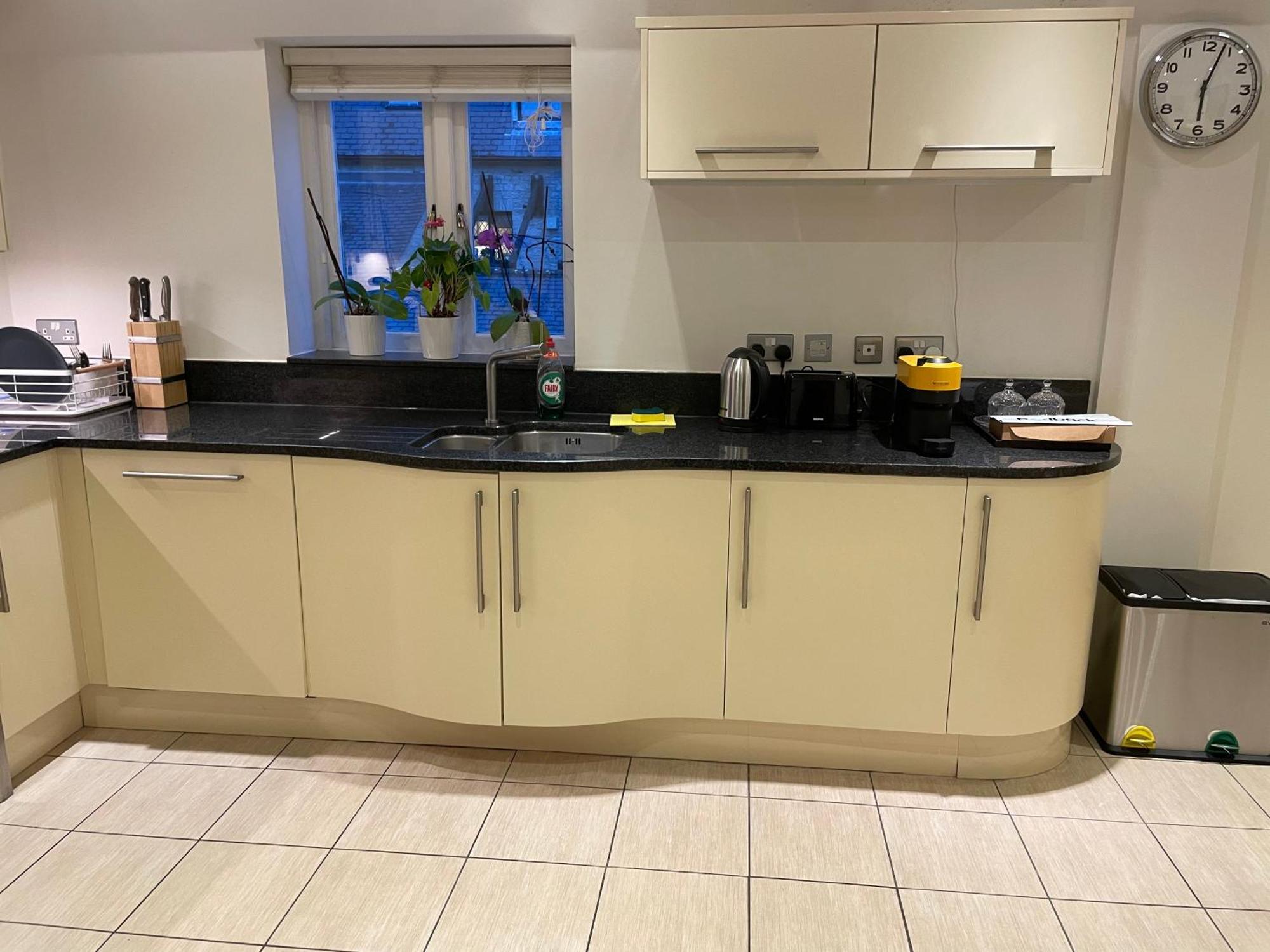 Privatunterkunft Floor En-suite Double Bedrooms With Great View Of Castle & Free Parking *