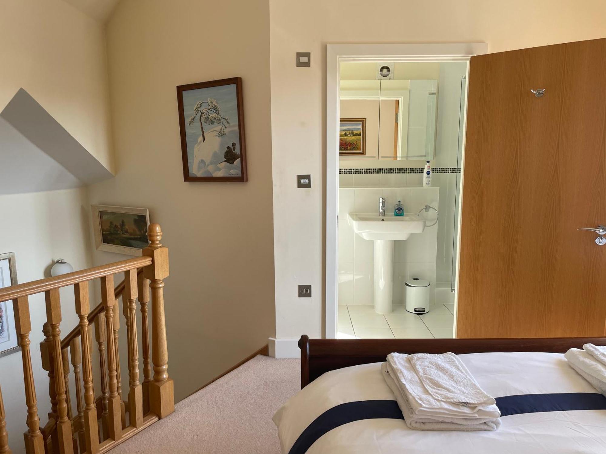 Privatunterkunft Floor En-suite Double Bedrooms With Great View Of Castle & Free Parking