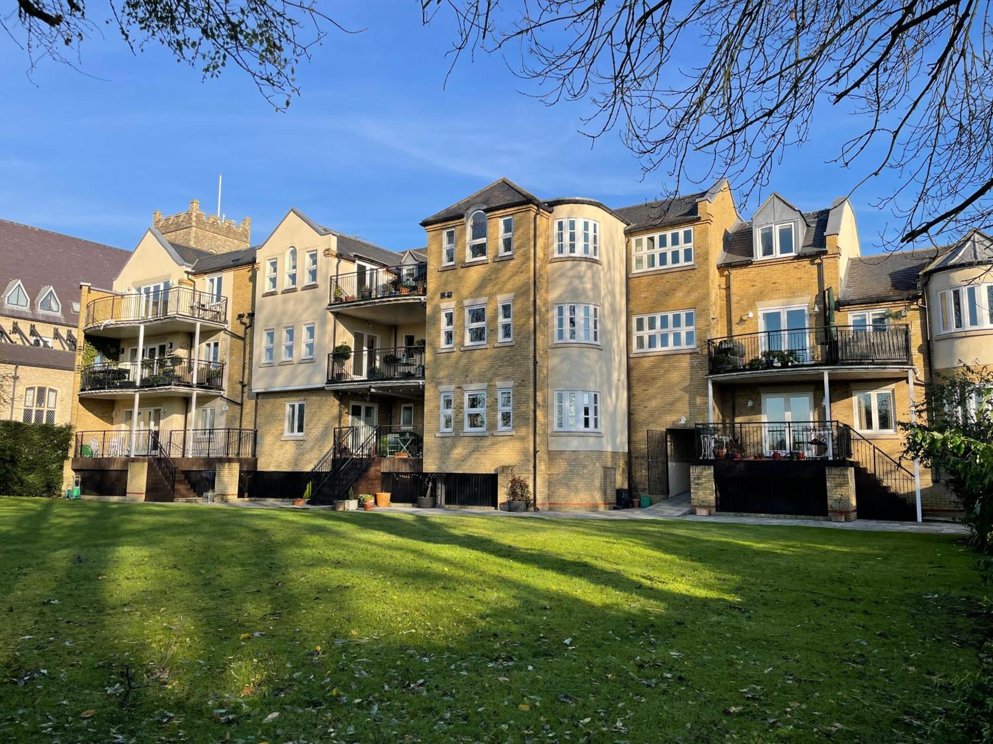 Floor En-suite Double Bedrooms With Great View Of Castle & Free Parking Privatunterkunft *